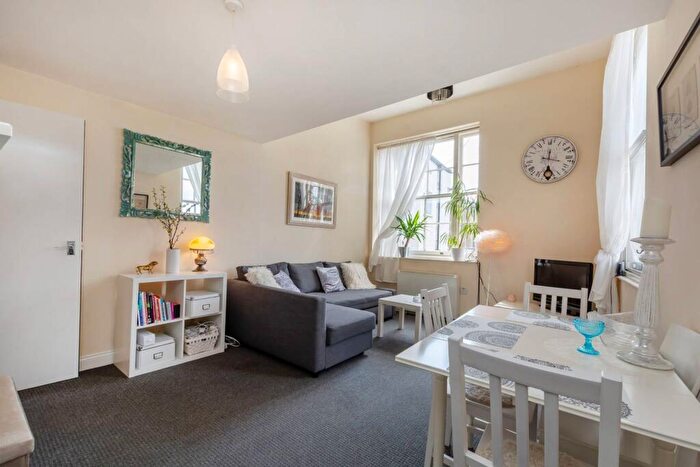 1 Bedroom Flat For Sale In Church Street, Croydon, CR0