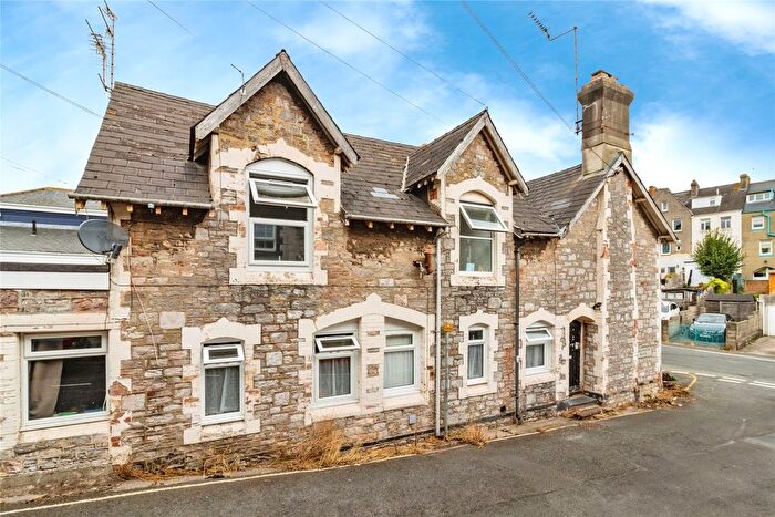2 Bedroom Flat For Sale In Waterloo Road, Torquay, Devon, TQ1