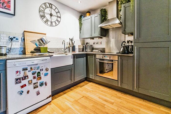 1 Bedroom Apartment For Sale In Isaac Way, Ancoats, Manchester, M4
