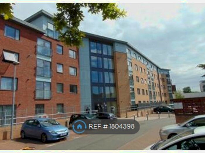 2 Bedroom Flat To Rent In Phoenix House, Hounslow, TW3