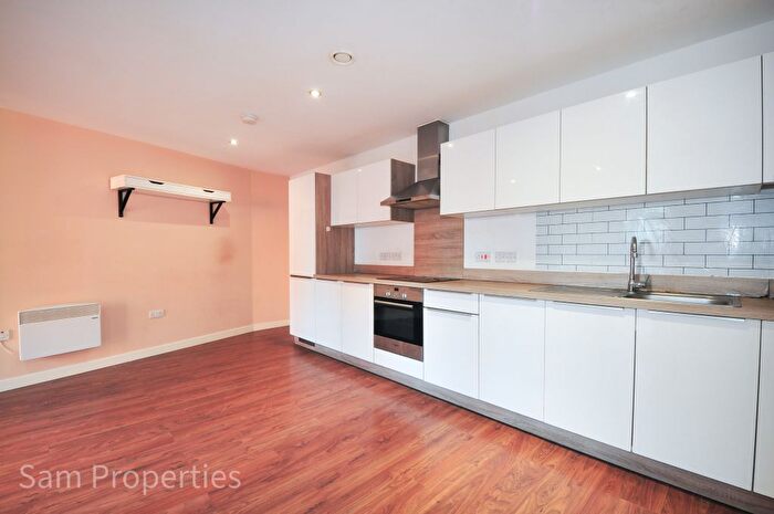 2 Bedroom Flat To Rent In Sillavan Way, Salford, M3