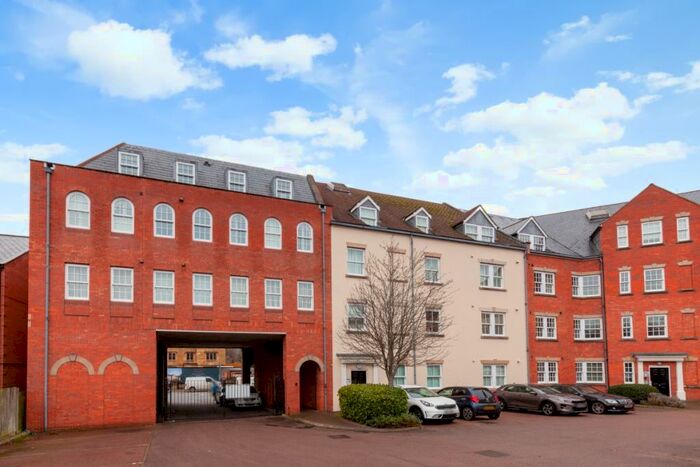 2 Bedroom Apartment To Rent In Peoples Place, Banbury, OX16