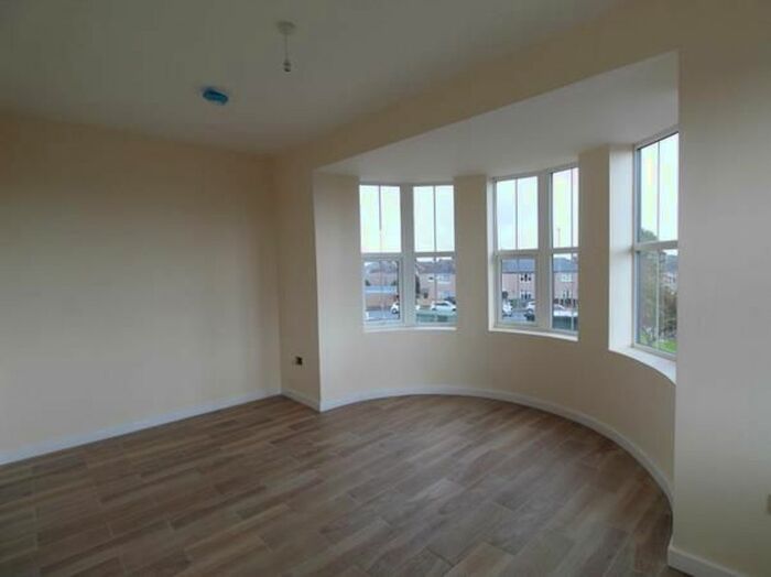 1 Bedroom Flat To Rent In Holywell Lane, Castleford, WF10