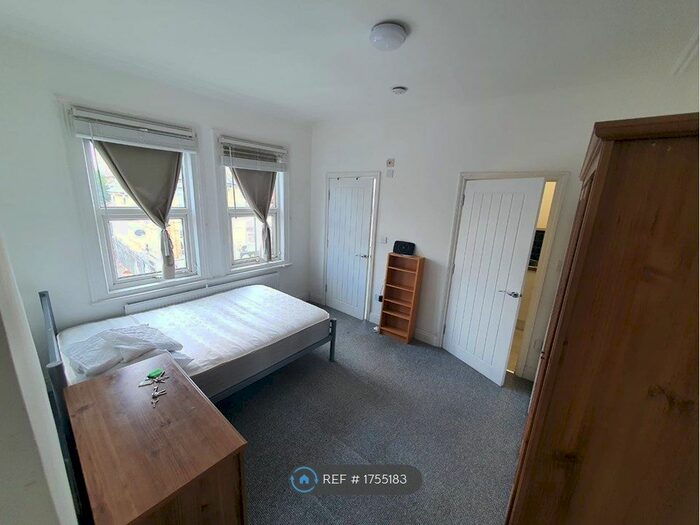 1 Bedroom Studio To Rent In D Upper Tooting Road, London, SW17