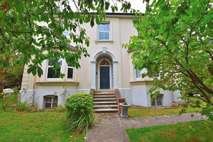 2 Bedroom Flat To Rent In The Causeway, CM6