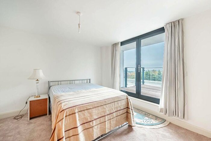 3 Bedroom Flat To Rent In Kenton Road, Harrow, HA3