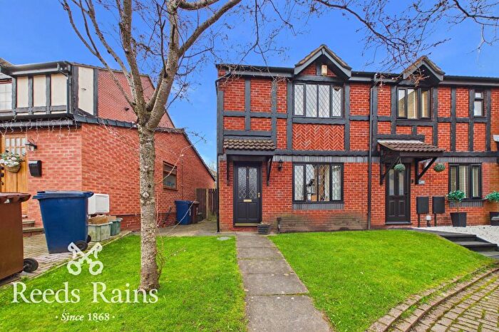 3 Bedroom End Of Terrace House For Sale In Stratfield Place, Leyland, Lancashire, PR25