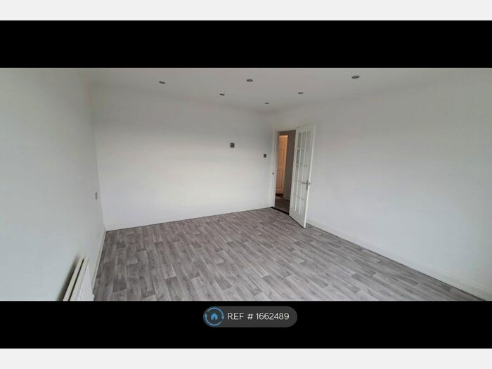 2 Bedroom Flat To Rent In Gardeners Road, Halstead, CO9