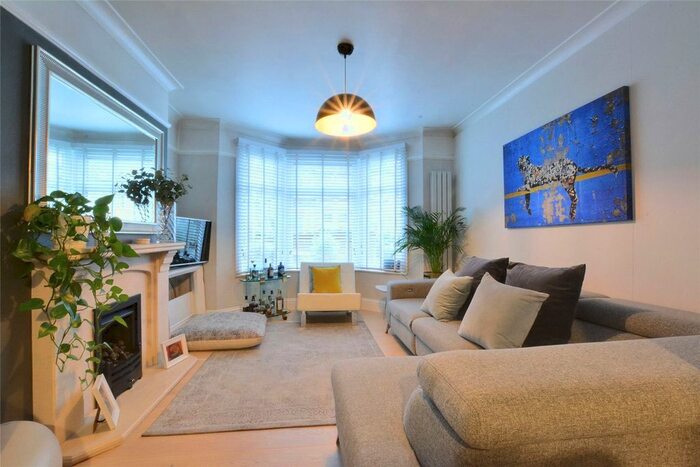 4 Bedroom Terraced House To Rent In Plum Lane, London, SE18