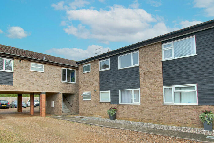 2 Bedroom Maisonette To Rent In Warren Court, Warren Road, PE27