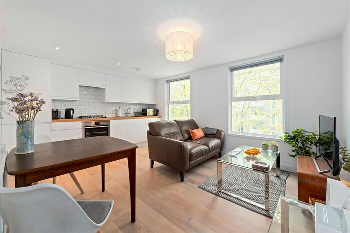 1 Bedroom Flat To Rent In New Cross Road, London, SE14