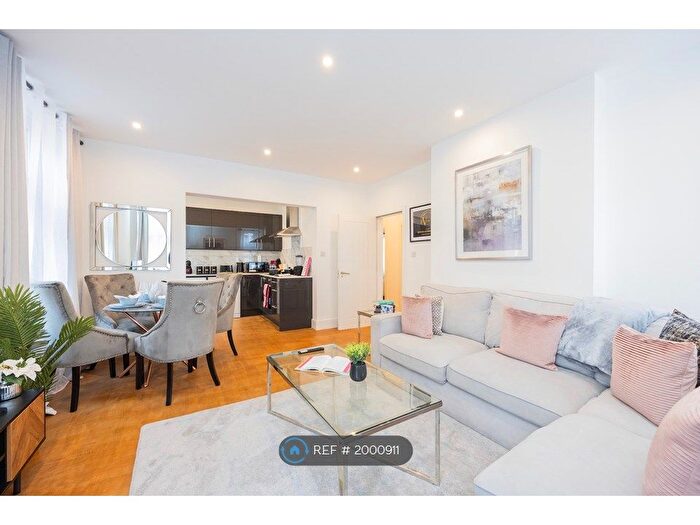 2 Bedroom Flat To Rent In High Street, Croydon, CR0