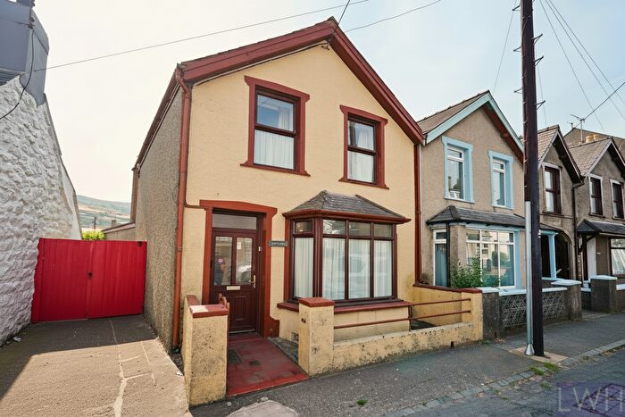 3 Bedroom Semi Detached House For Sale In Stryd Y Ffynnon, Nefyn, LL53