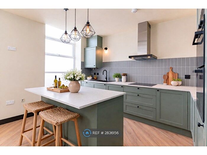 1 Bedroom Flat To Rent In Park Road, Rossendale, BB4