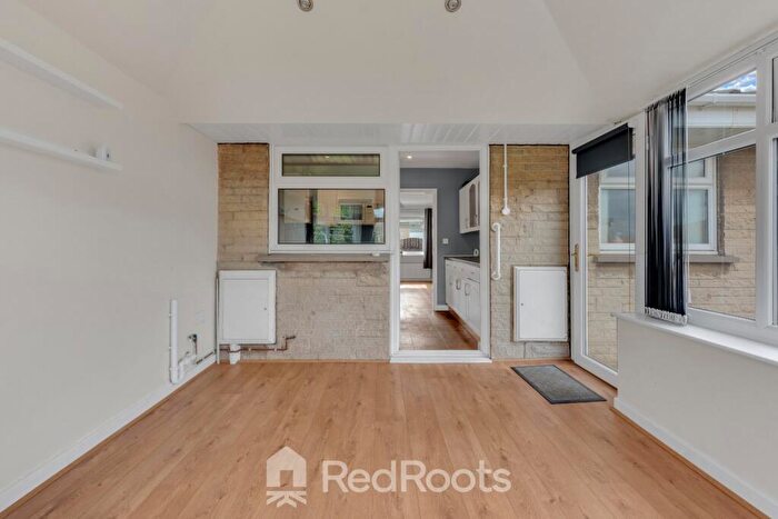 2 Bedroom Detached Bungalow For Sale In Corn Hill, Conisbrough, Doncaster, DN12