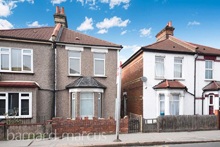 2 Bedroom Semi-Detached House For Sale In Northcote Road, Croydon, CR0