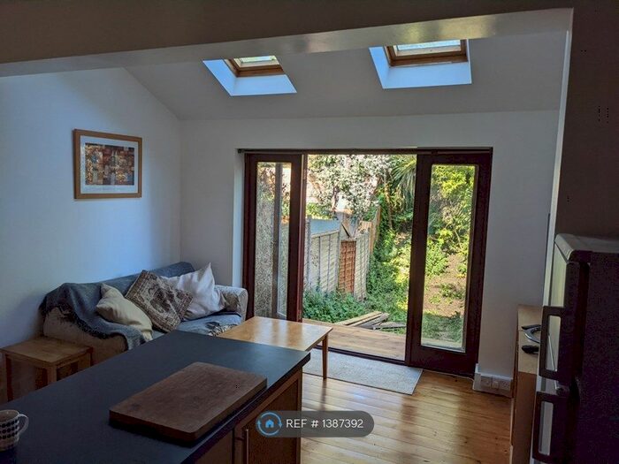 2 Bedroom Terraced House To Rent In Havelock Road, London, SW19