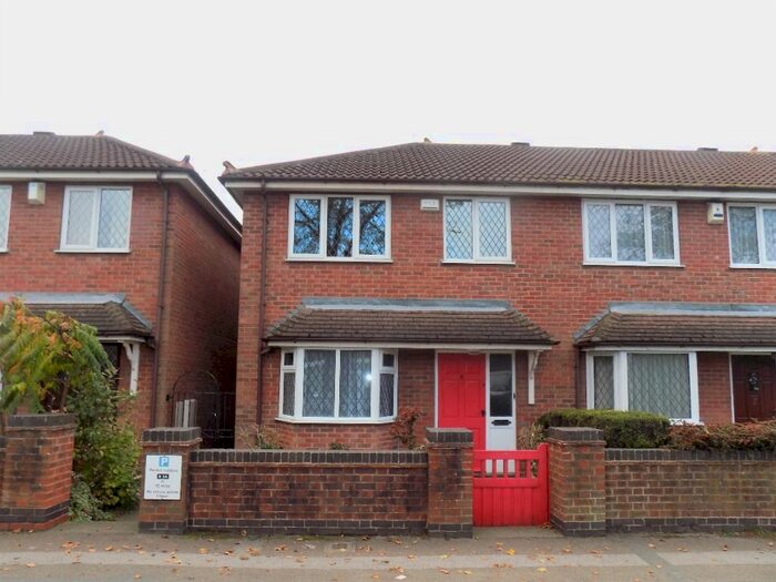 3 Bedroom Terraced House To Rent In Beverley Gardens, York, YO31