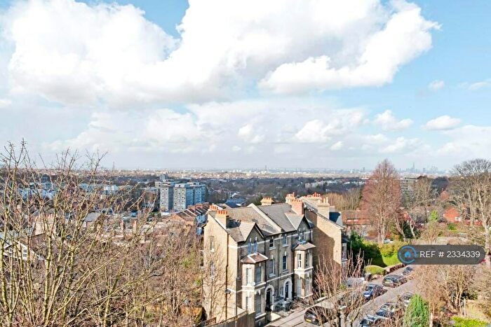 3 Bedroom Flat To Rent In Farquhar Road, Crystal Palace, SE19