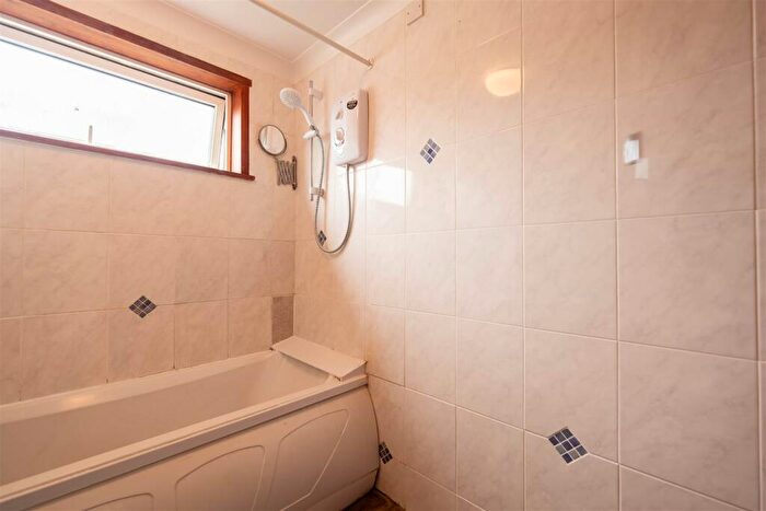2 Bedroom Flat For Sale In Muirton Place, Perth, PH1