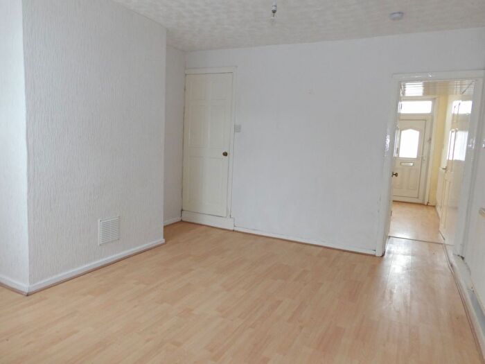 2 Bedroom Property To Rent In Barker Street, Sutton-In-Ashfield, NG17