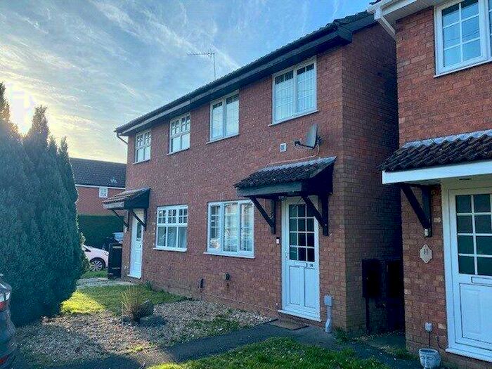 2 Bedroom Semi-Detached House To Rent In Serle Close, Totton, Southampton, SO40