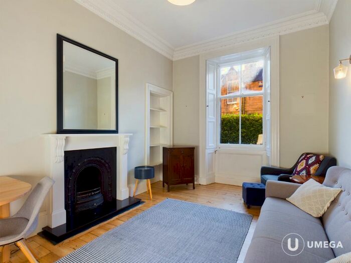 2 Bedroom Flat To Rent In Murrayfield Place, Murrayfield, Edinburgh, EH12