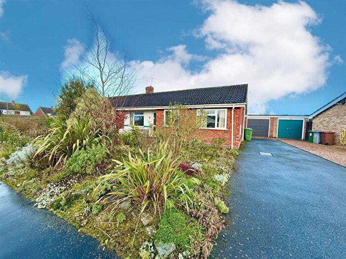 3 Bedroom Semi-Detached Bungalow For Sale In Fishley View, Acle, NR13