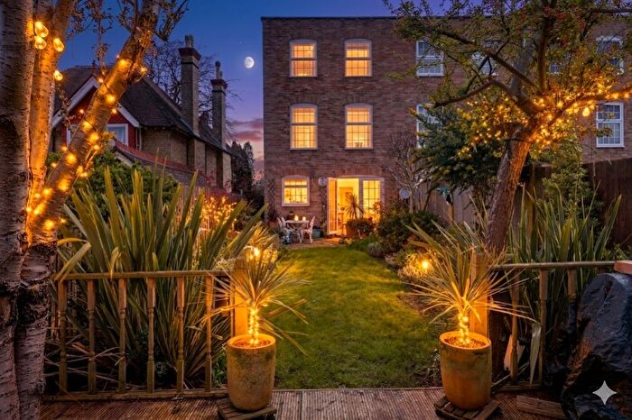 4 Bedroom Town House For Sale In Park Avenue, Bromley, BR1