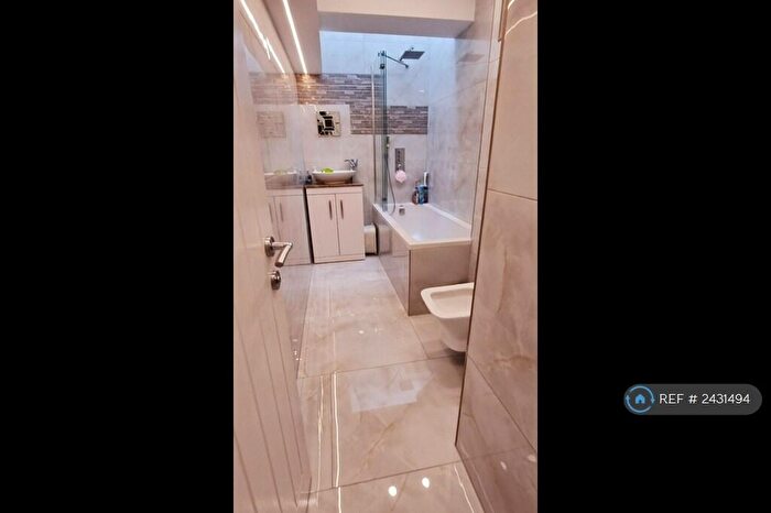 6 Bedroom Detached House To Rent In George Close, Canvey Island, SS8