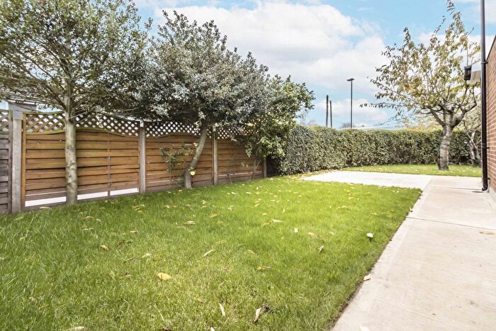 Studio To Rent In Main Street, Hampton, TW13