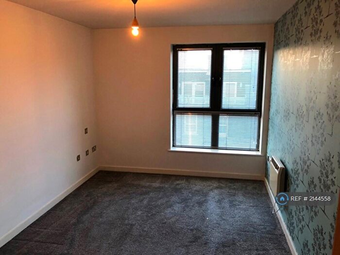 1 Bedroom Flat To Rent In Queens Court, Hull, HU1