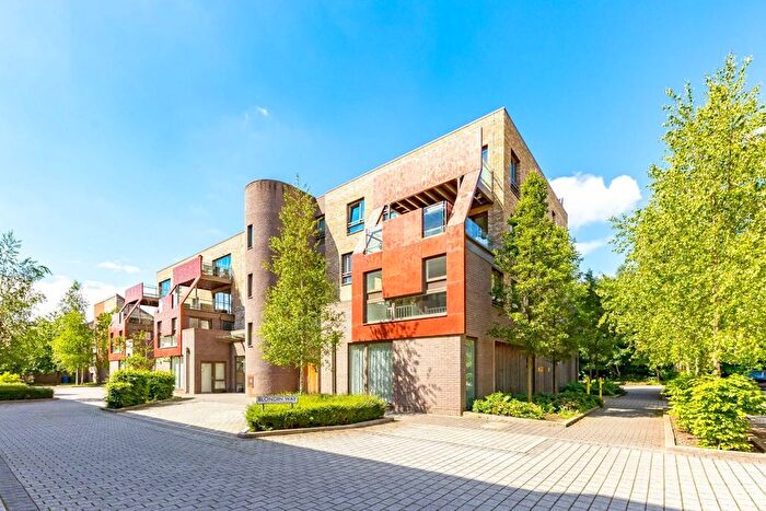 2 Bedroom Flat To Rent In Blondin Way, London, SE16