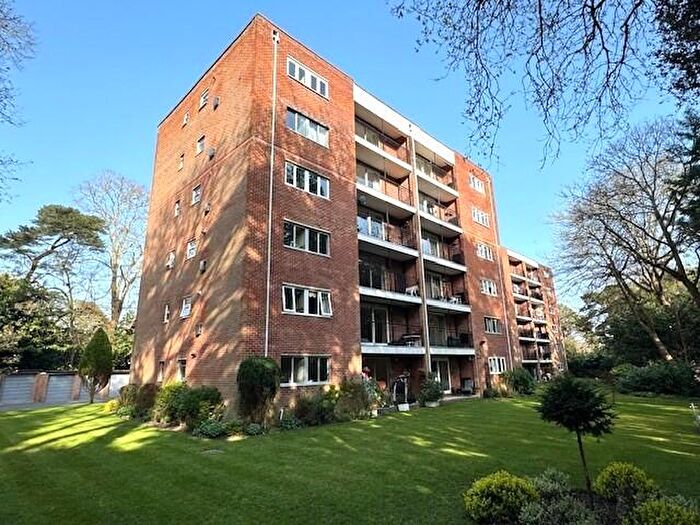 2 Bedroom Apartment For Sale In The Avenue, Branksome Park, BH13