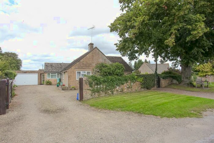 3 Bedroom Detached Bungalow For Sale In Plum Lane, Shipton-Under-Wychwood, OX7