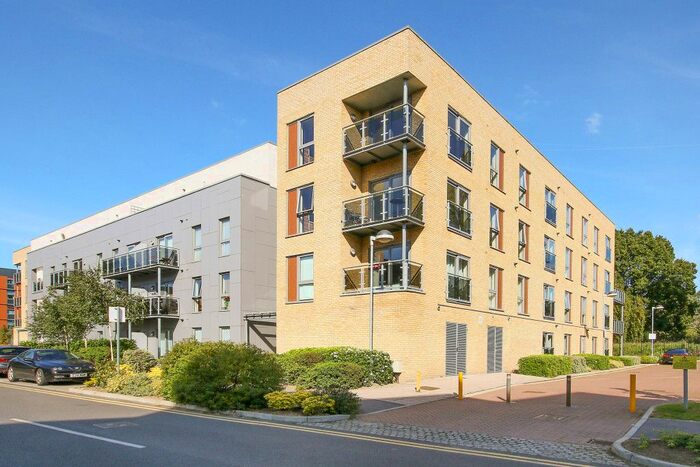 2 Bedroom Flat To Rent In Fleming House, St. Georges Grove, London, SW17