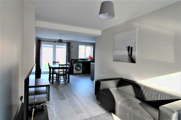 6 Bedroom Private Hall To Rent In Booth Gardens, Lancaster, LA1