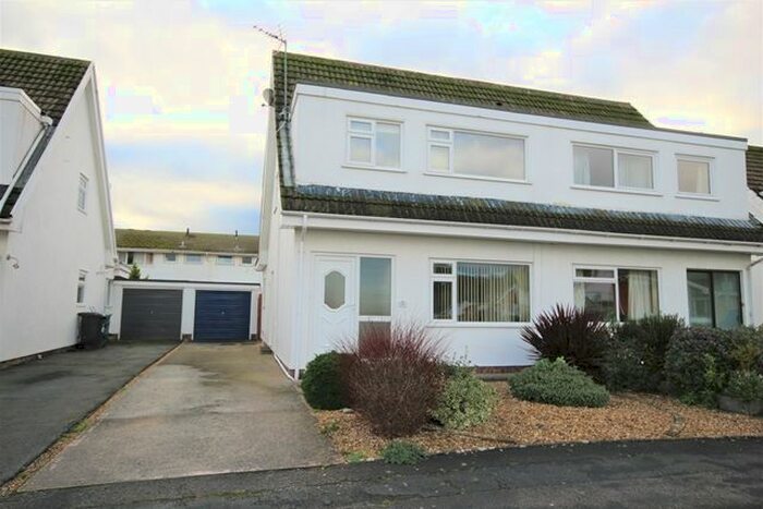 3 Bedroom Semi-Detached House To Rent In Coed Y Mor, Penrhyn Bay, Llandudno, LL30