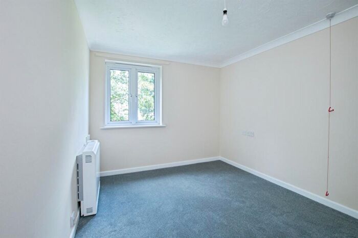 1 Bedroom Retirement Property To Rent In St Georges Court, Ringwood Road, Ferndown, BH22
