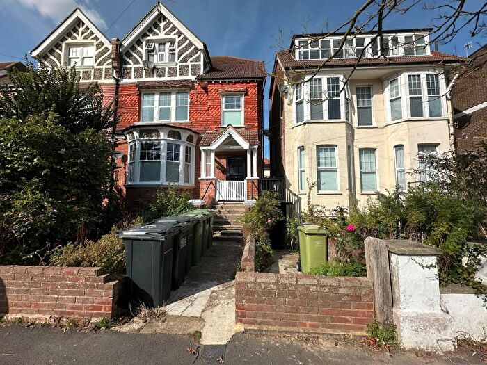 2 Bedroom Flat For Sale In B Cantelupe Road, Bexhill-On-Sea, East Sussex, TN40