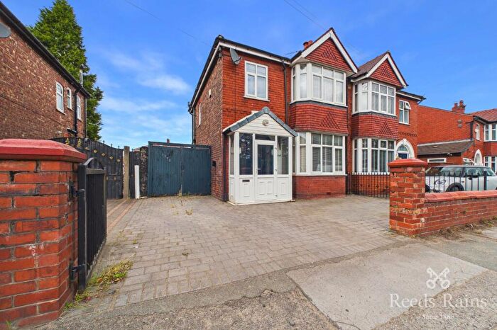 3 Bedroom Semi-Detached House For Sale In Hyde Road, Manchester, Greater Manchester, M18