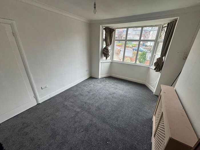 2 Bedroom Flat To Rent In Engel Park, London, NW7