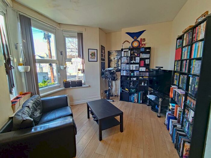 1 Bedroom Flat To Rent In Cathays Terrace, Cathays, CF24