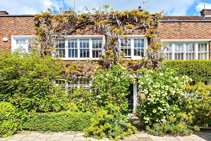 4 Bedroom Terraced House For Sale In Caroline Place, Notting Hill, W2