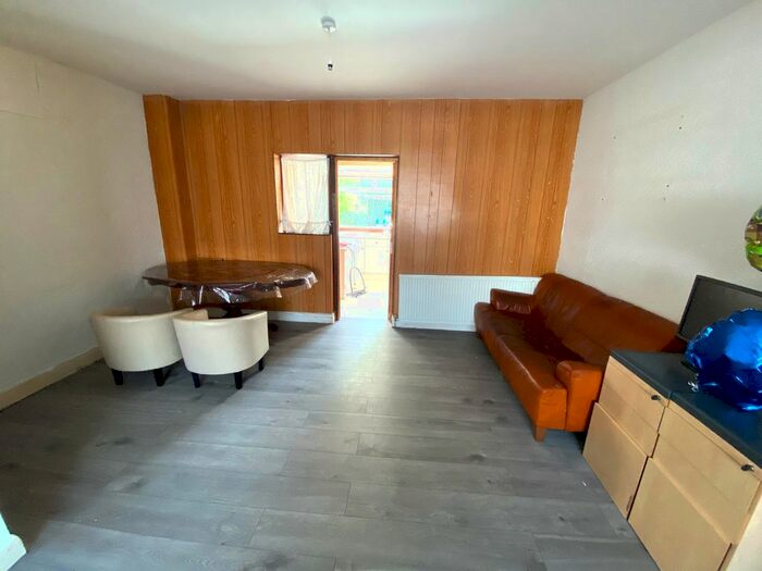 2 Bedroom Terraced House To Rent In Norfolk Road, Rainham, RM10