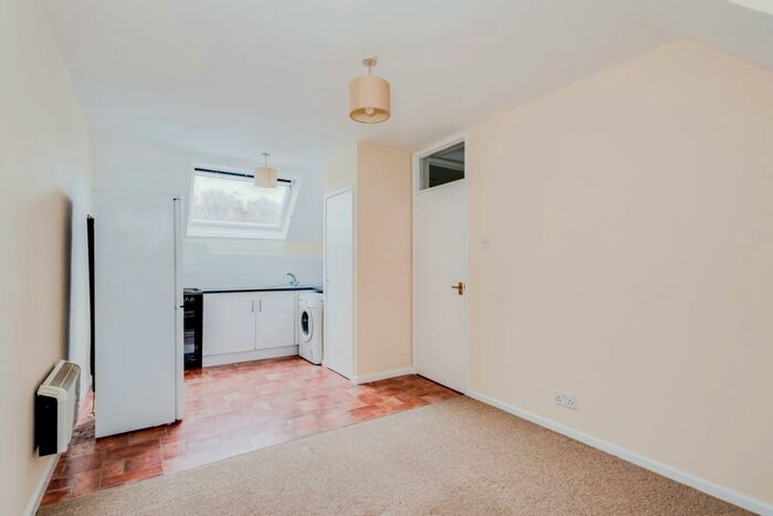 1 Bedroom Apartment To Rent In Courtney House, Lechlade Road, SN7