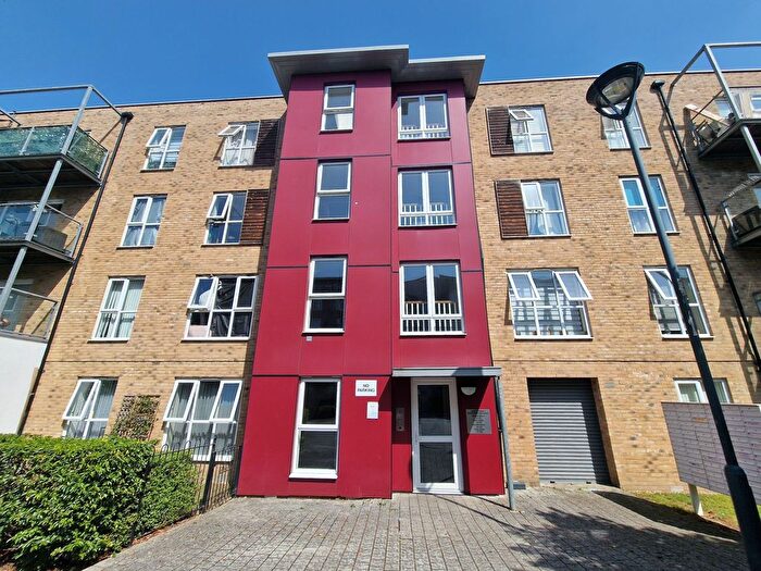 1 Bedroom Flat For Sale In Wintergreen Boulevard, Brecon Lodge, UB7