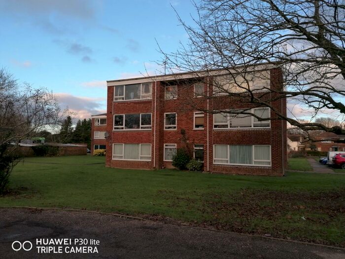 1 Bedroom Apartment To Rent In Longbridge Road, Horley, RH6