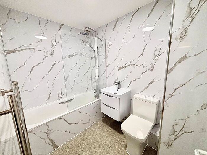 2 Bedroom Flat To Rent In Chantress Close, Dagenham, RM10