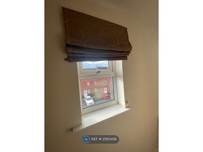 2 Bedroom Flat To Rent In Alma Road, Banbury, OX16